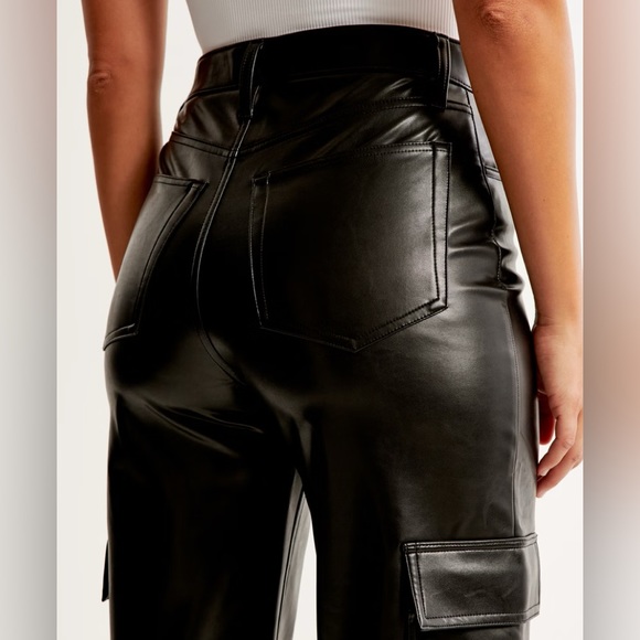Abercrombie & Fitch Faux Leather 90s Relaxed Cargo Pants - Picture 2 of 9